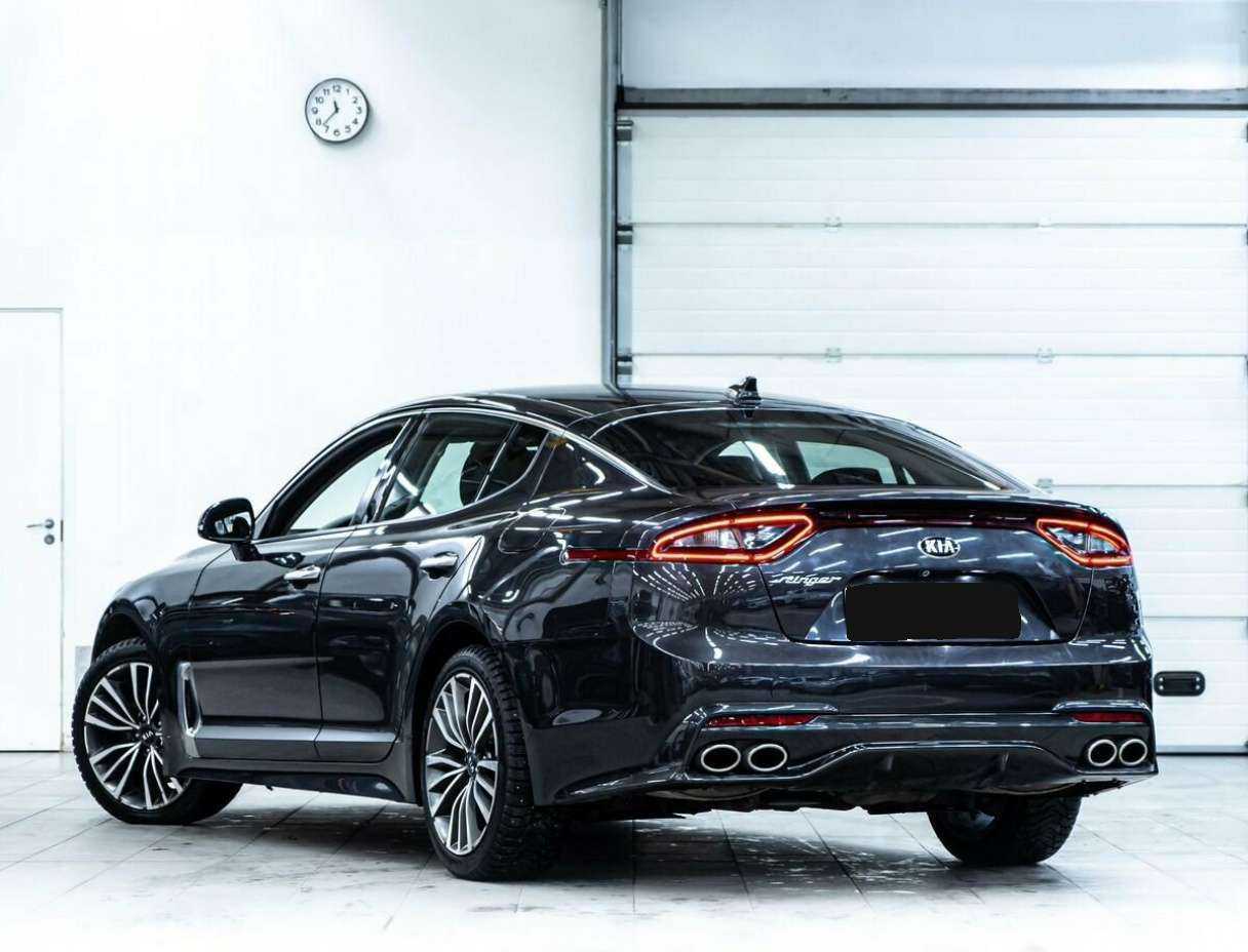 Купить Kia Stinger с пробегом. Фото: #3