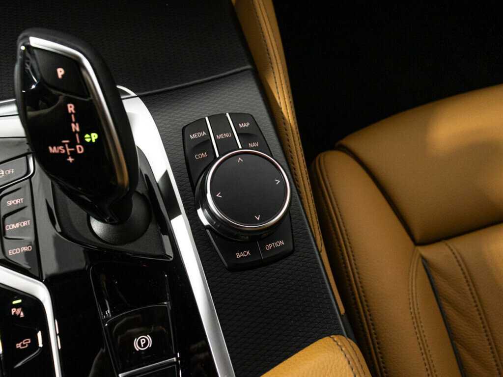 Купить BMW 5 серии с пробегом. Фото: #24