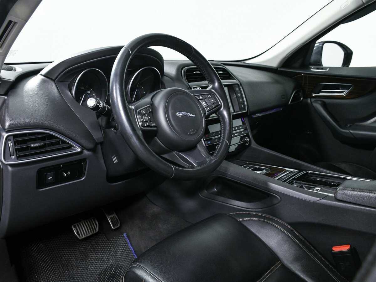 Купить Jaguar F-Pace с пробегом. Фото: #9