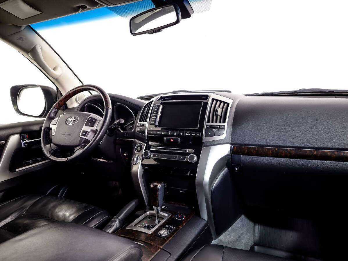 Купить Toyota Land Cruiser с пробегом. Фото: #7