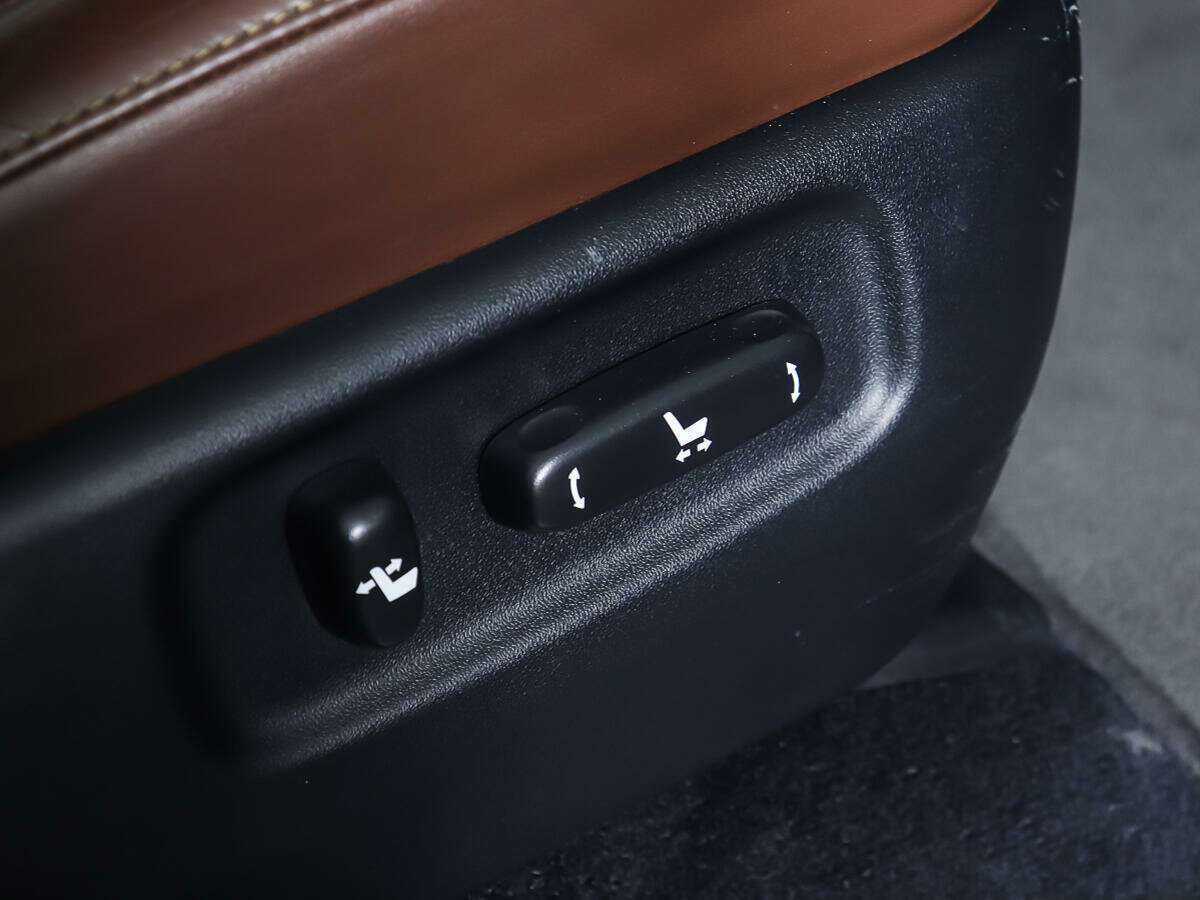 Купить Toyota Land Cruiser с пробегом. Фото: #18
