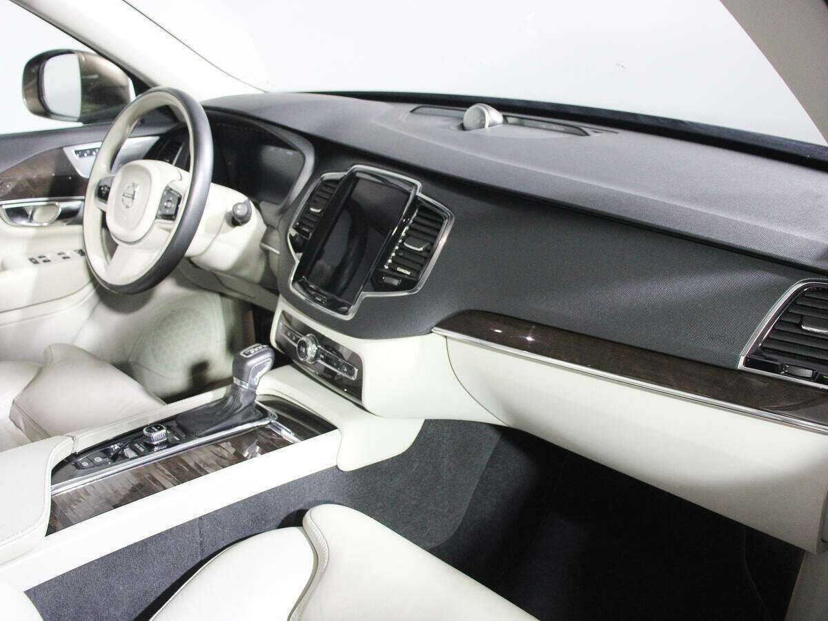 Купить Volvo XC90 с пробегом. Фото: #5