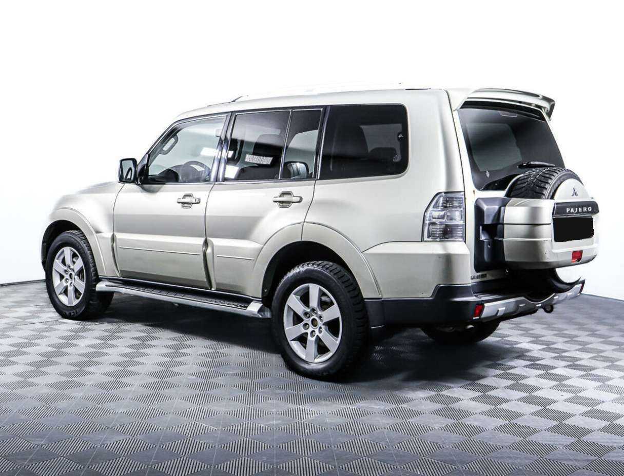 Купить Mitsubishi Pajero с пробегом. Фото: #5