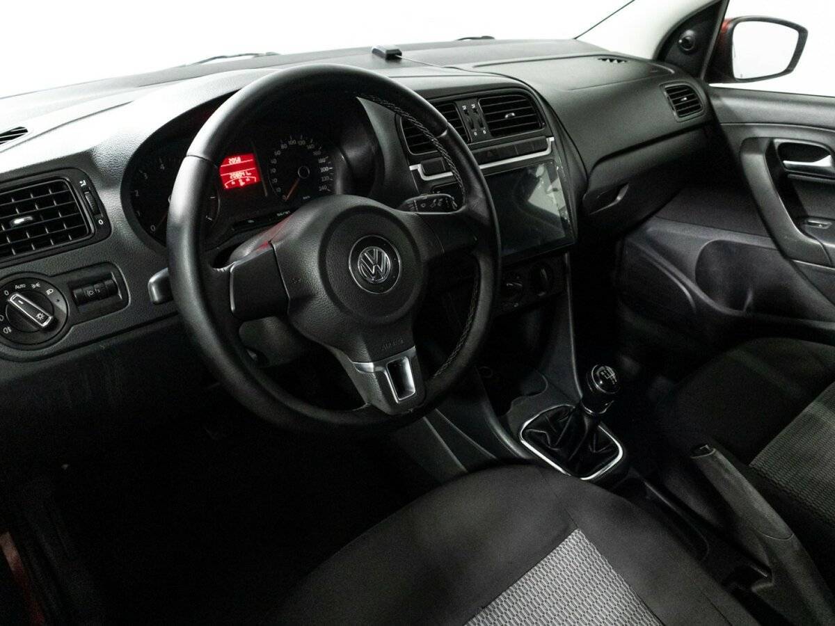 Купить Volkswagen Polo с пробегом. Фото: #10