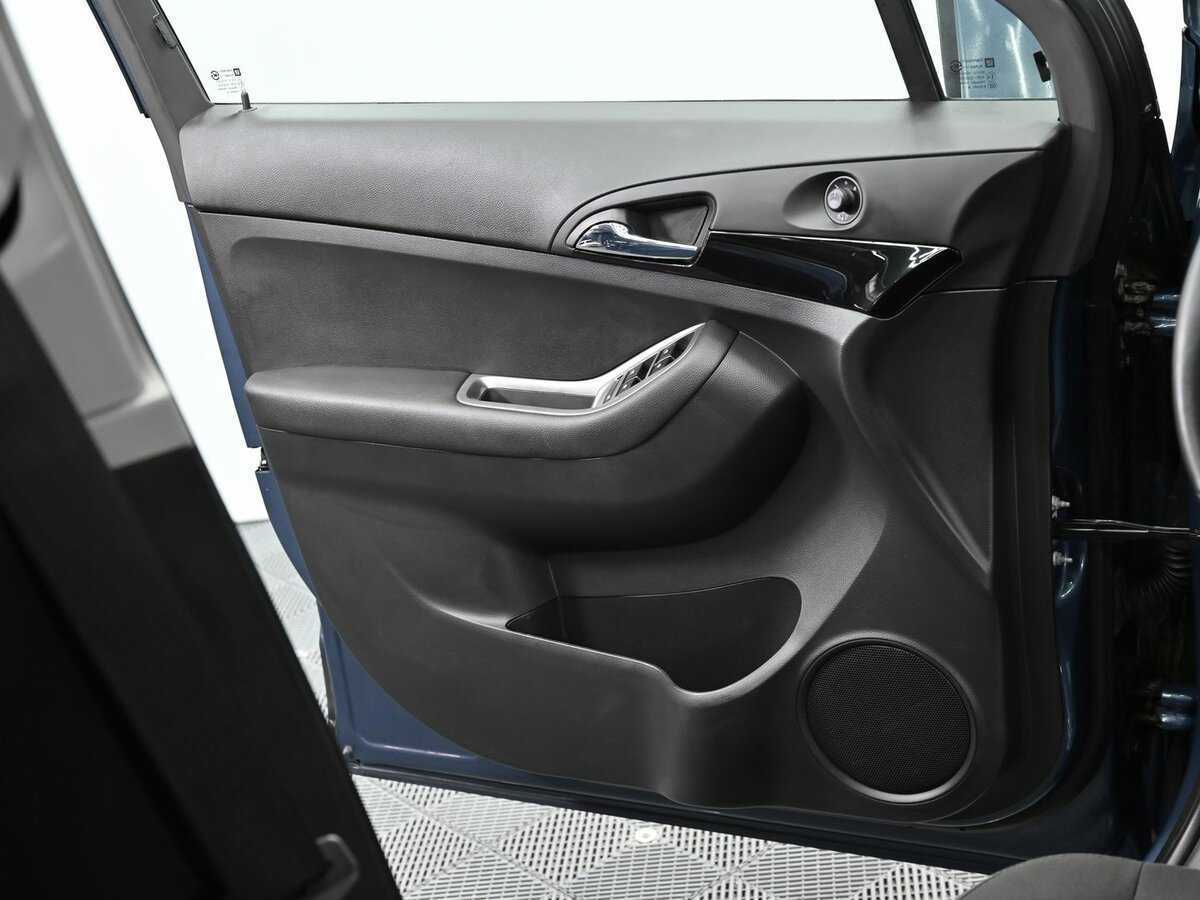 Купить Chevrolet Orlando с пробегом. Фото: #5