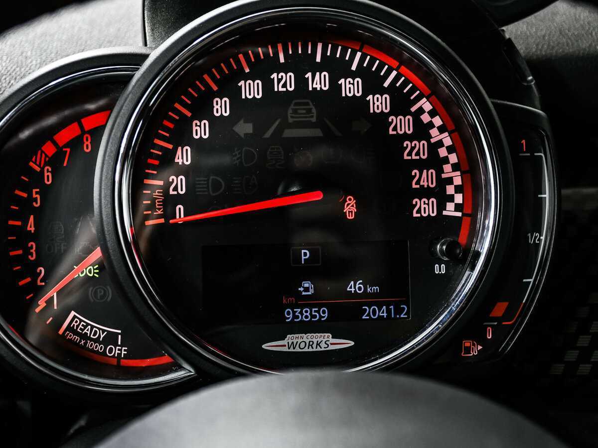 Купить Mini Hatch с пробегом. Фото: #9