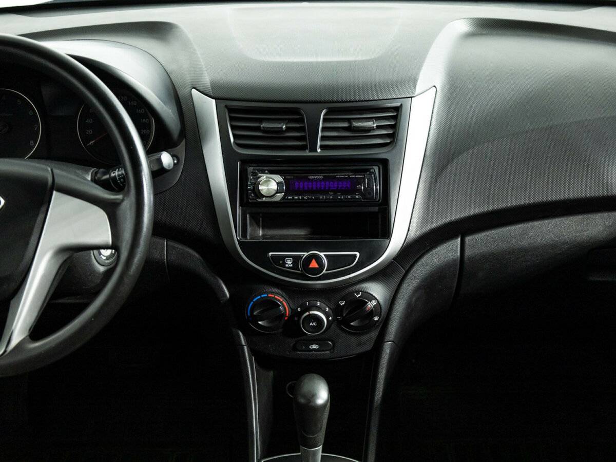 Купить Hyundai Solaris с пробегом. Фото: #13
