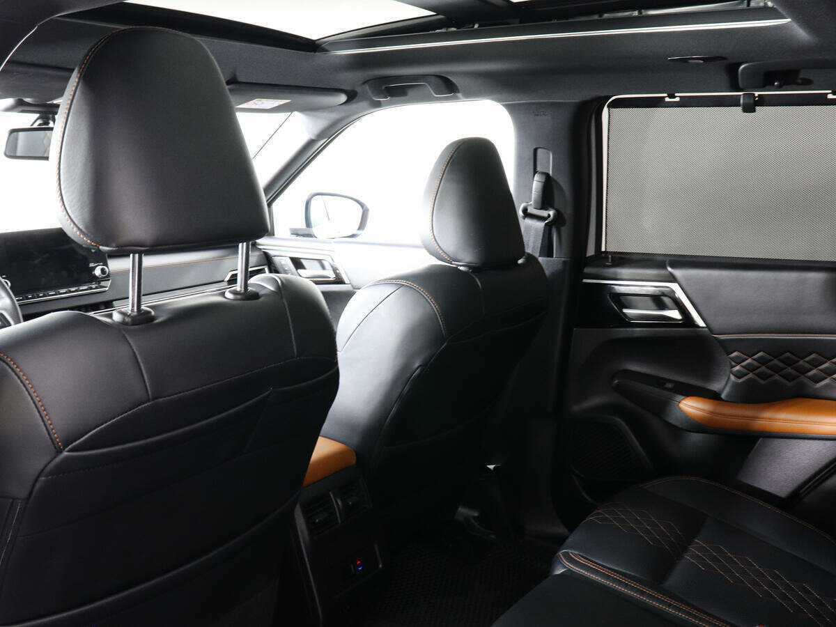 Купить Mitsubishi Outlander с пробегом. Фото: #11