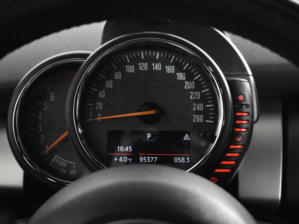 Купить Mini Hatch с пробегом. Фото: #19