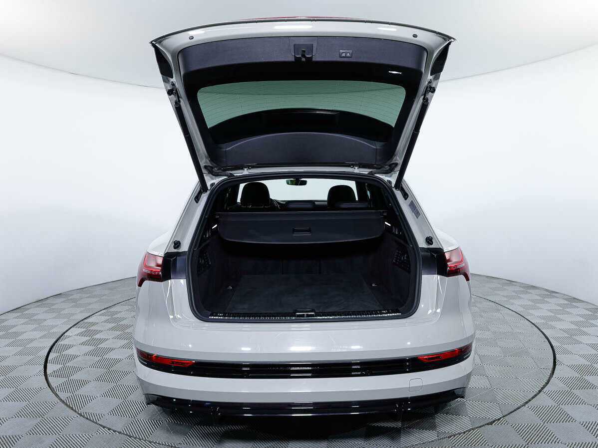 Купить Audi e-tron с пробегом. Фото: #7