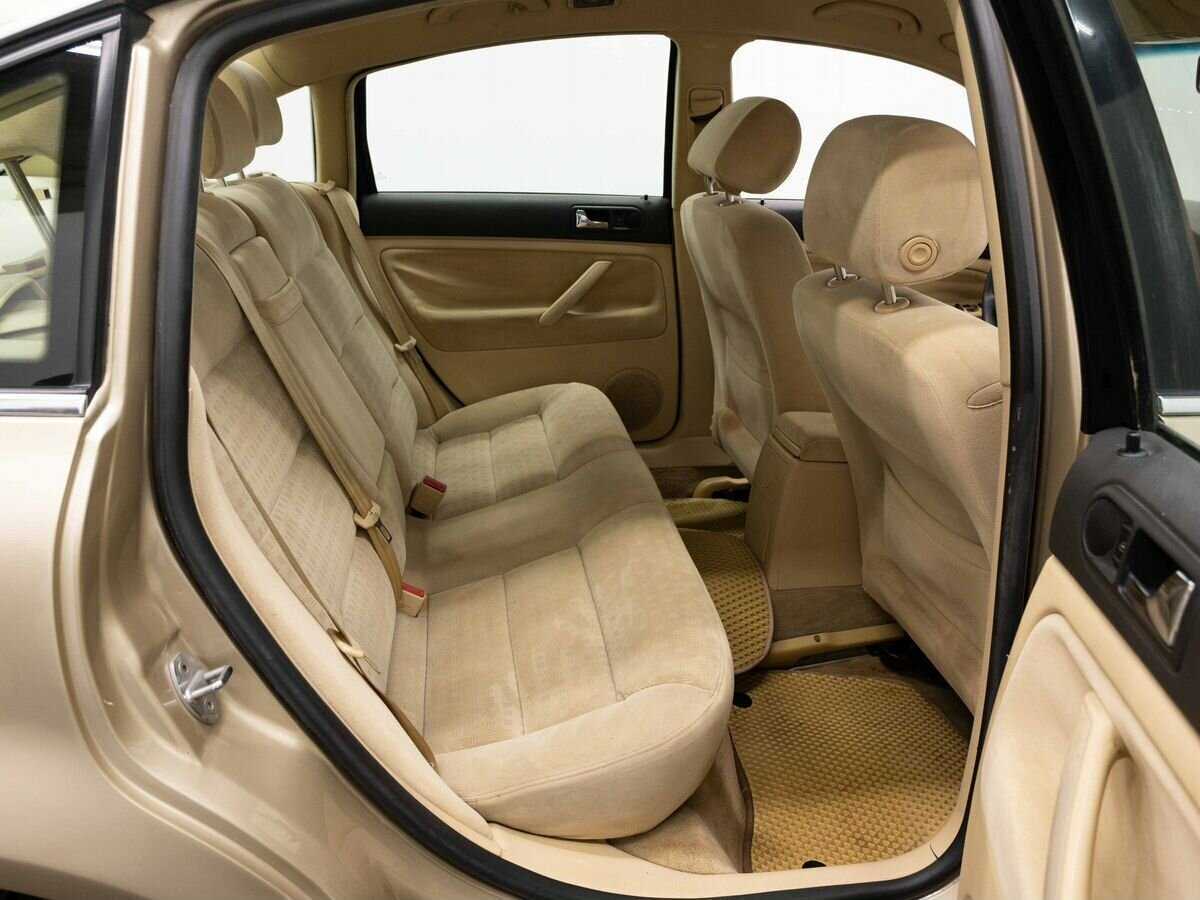 Купить Volkswagen Passat с пробегом. Фото: #10