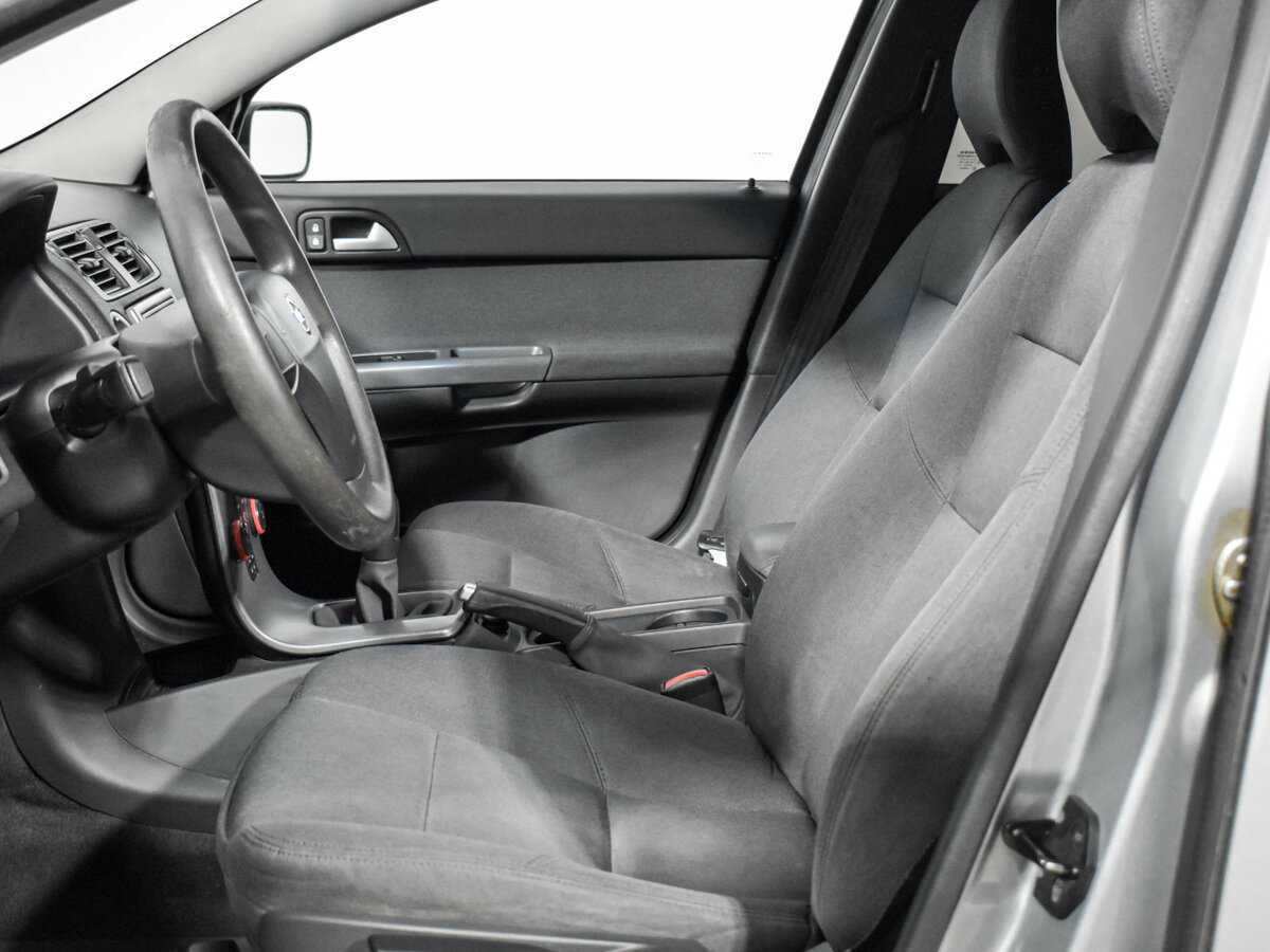Купить Volvo S40 с пробегом. Фото: #9