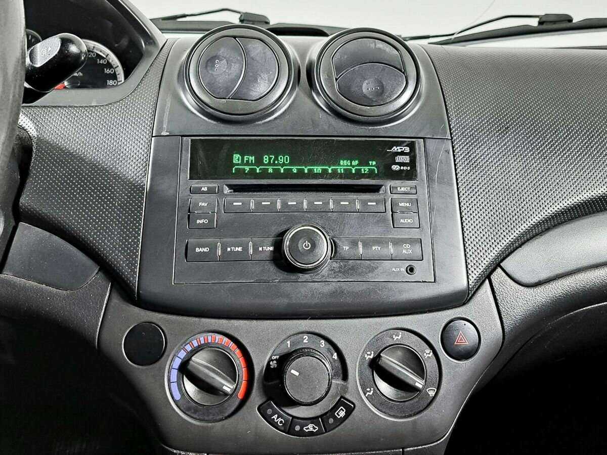 Купить Chevrolet Aveo с пробегом. Фото: #12
