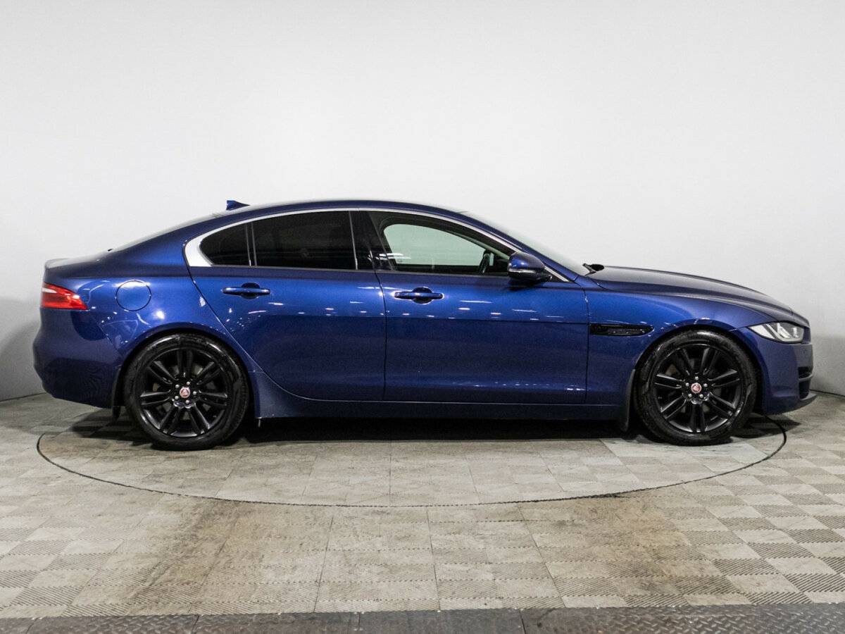 Купить Jaguar XE с пробегом. Фото: #3