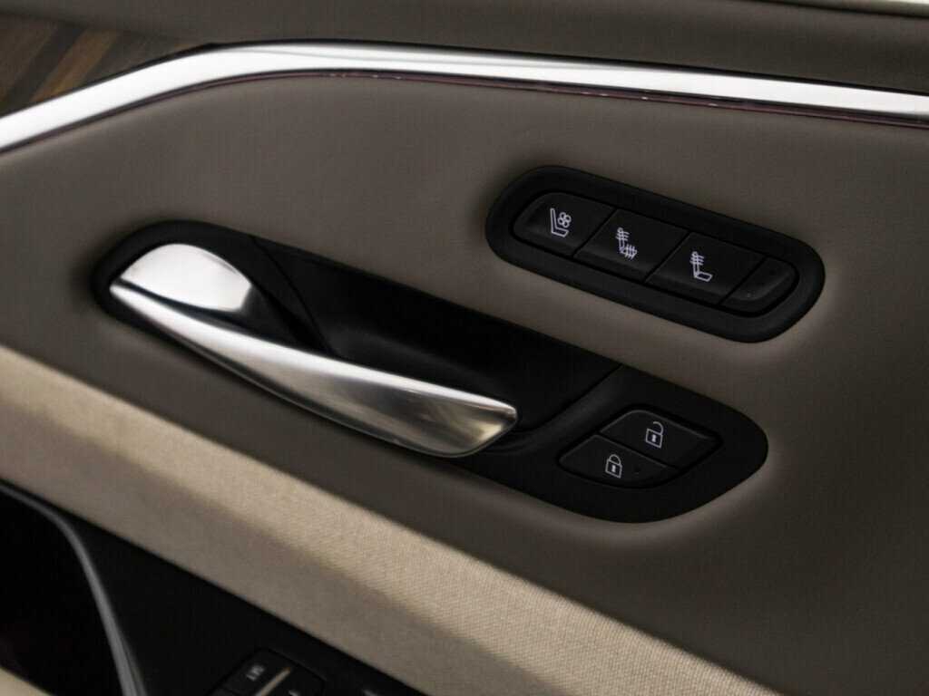 Купить Cadillac Escalade с пробегом. Фото: #26