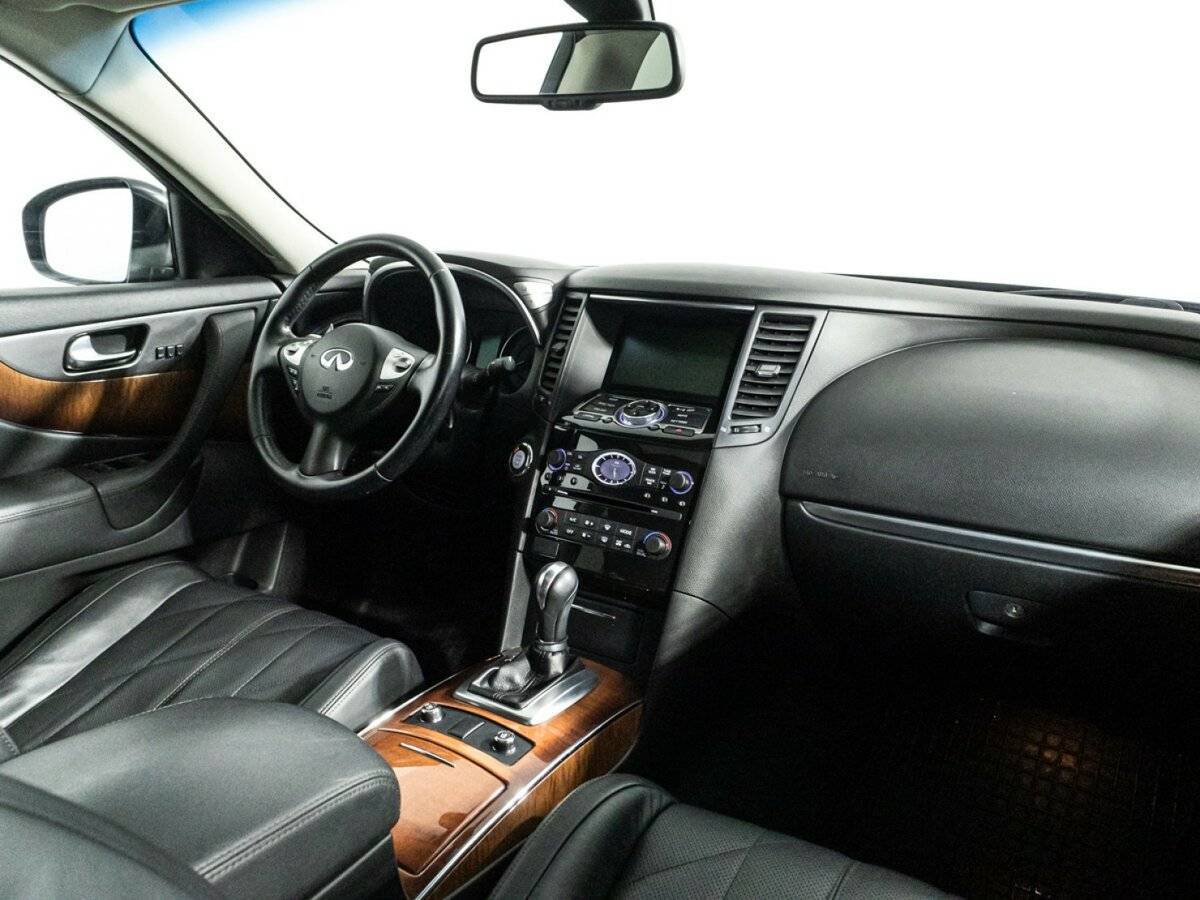 Купить Infiniti QX70 с пробегом. Фото: #8