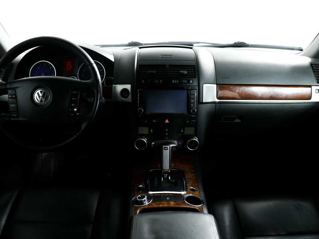 Купить Volkswagen Touareg с пробегом. Фото: #10