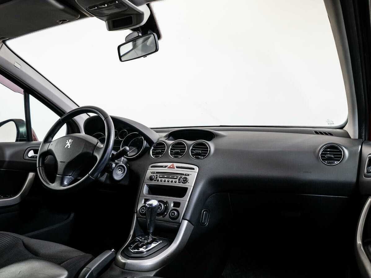 Купить Peugeot 308 с пробегом. Фото: #8