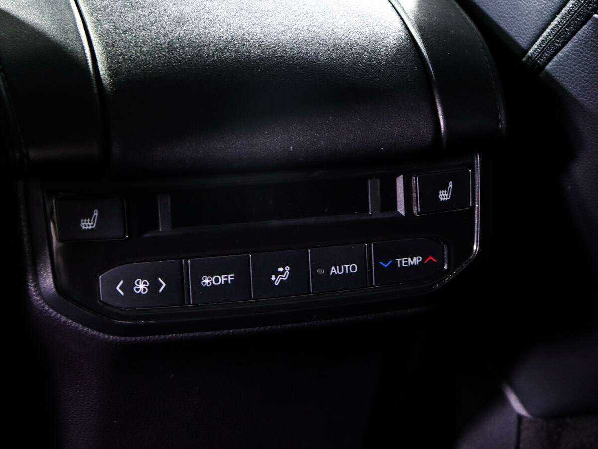 Купить Toyota Highlander с пробегом. Фото: #20