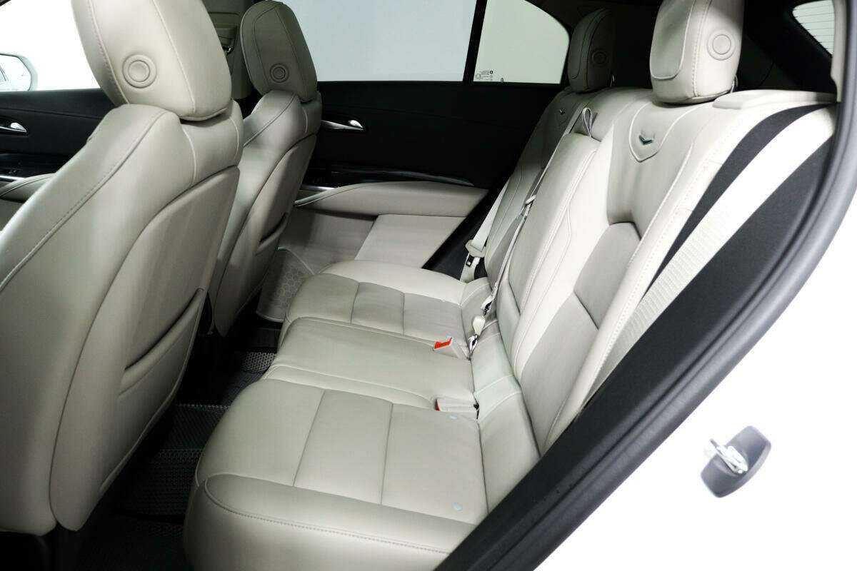 Купить Cadillac XT4 с пробегом. Фото: #11