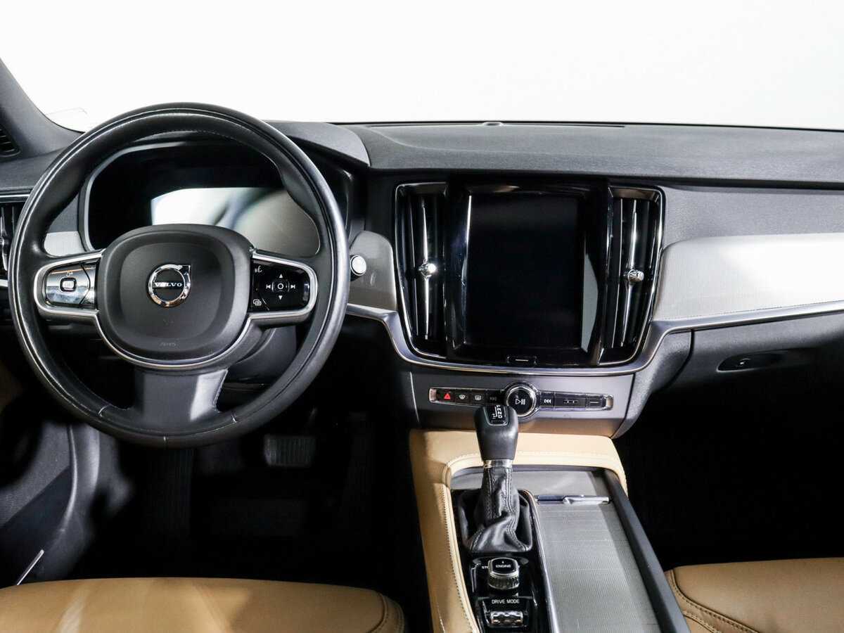 Купить Volvo V90 Cross Country с пробегом. Фото: #8