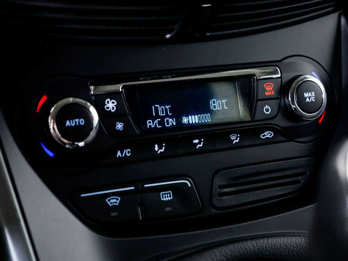 Купить Ford Kuga с пробегом. Фото: #14