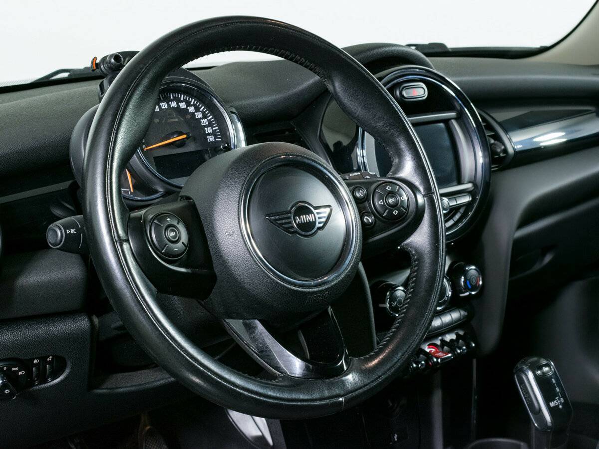 Купить Mini Hatch с пробегом. Фото: #13
