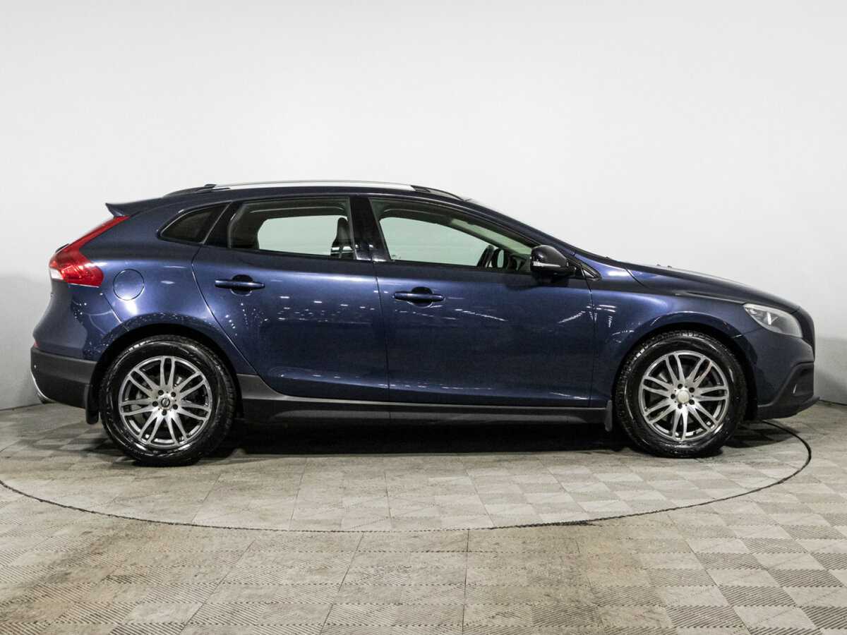Купить Volvo V40 Cross Country с пробегом. Фото: #3