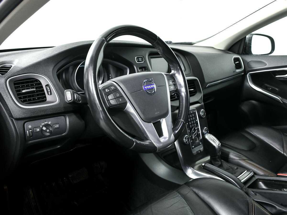 Купить Volvo V40 с пробегом. Фото: #12