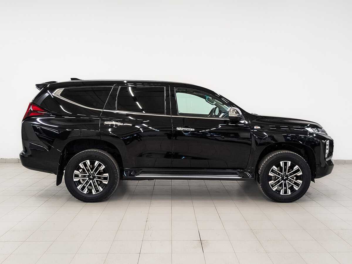 Купить Mitsubishi Montero Sport с пробегом. Фото: #3