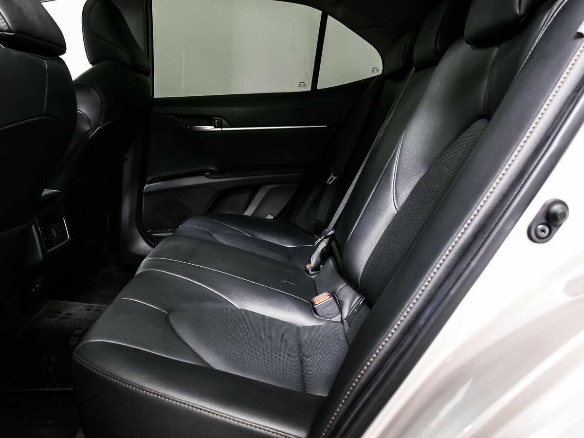 Купить Toyota Camry с пробегом. Фото: #13