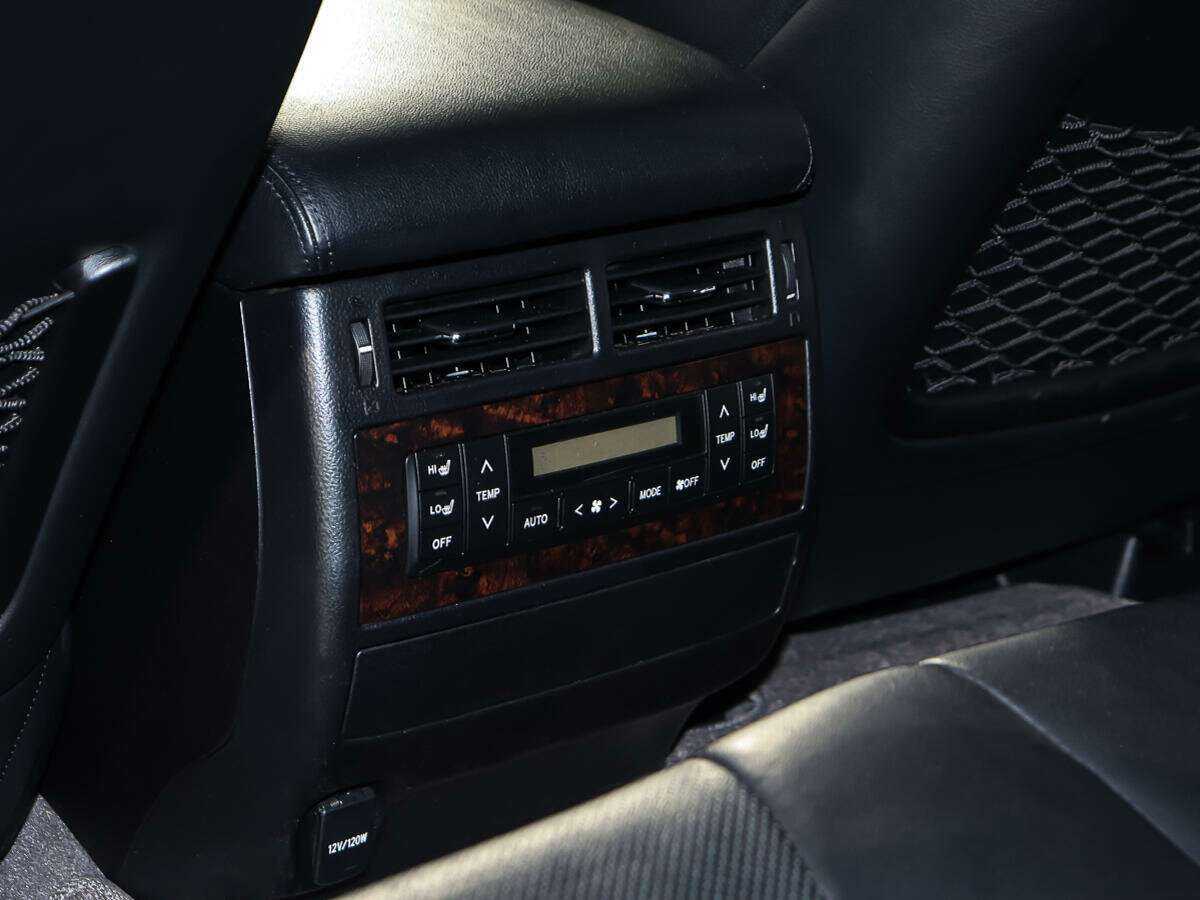 Купить Toyota Land Cruiser с пробегом. Фото: #21