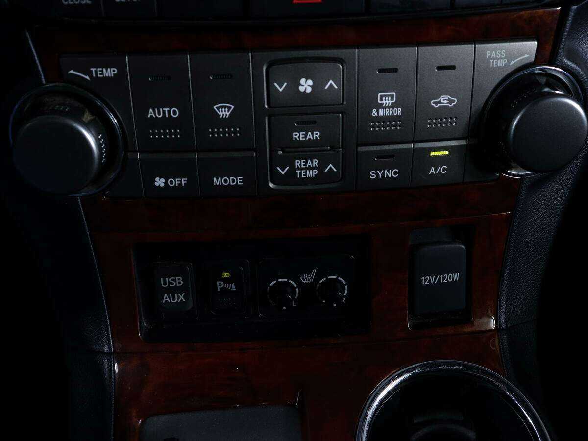 Купить Toyota Highlander с пробегом. Фото: #22