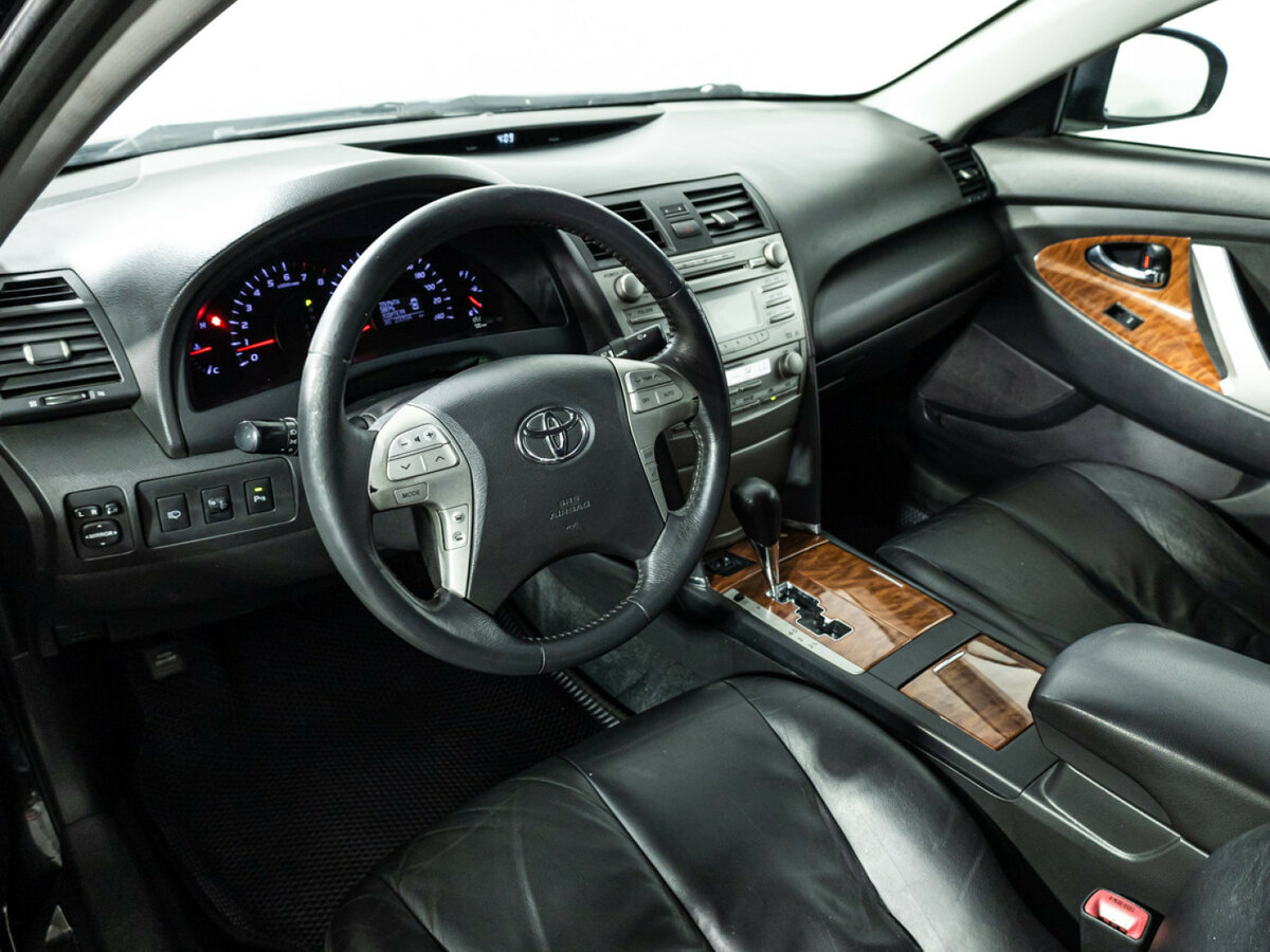 Купить Toyota Camry с пробегом. Фото: #8