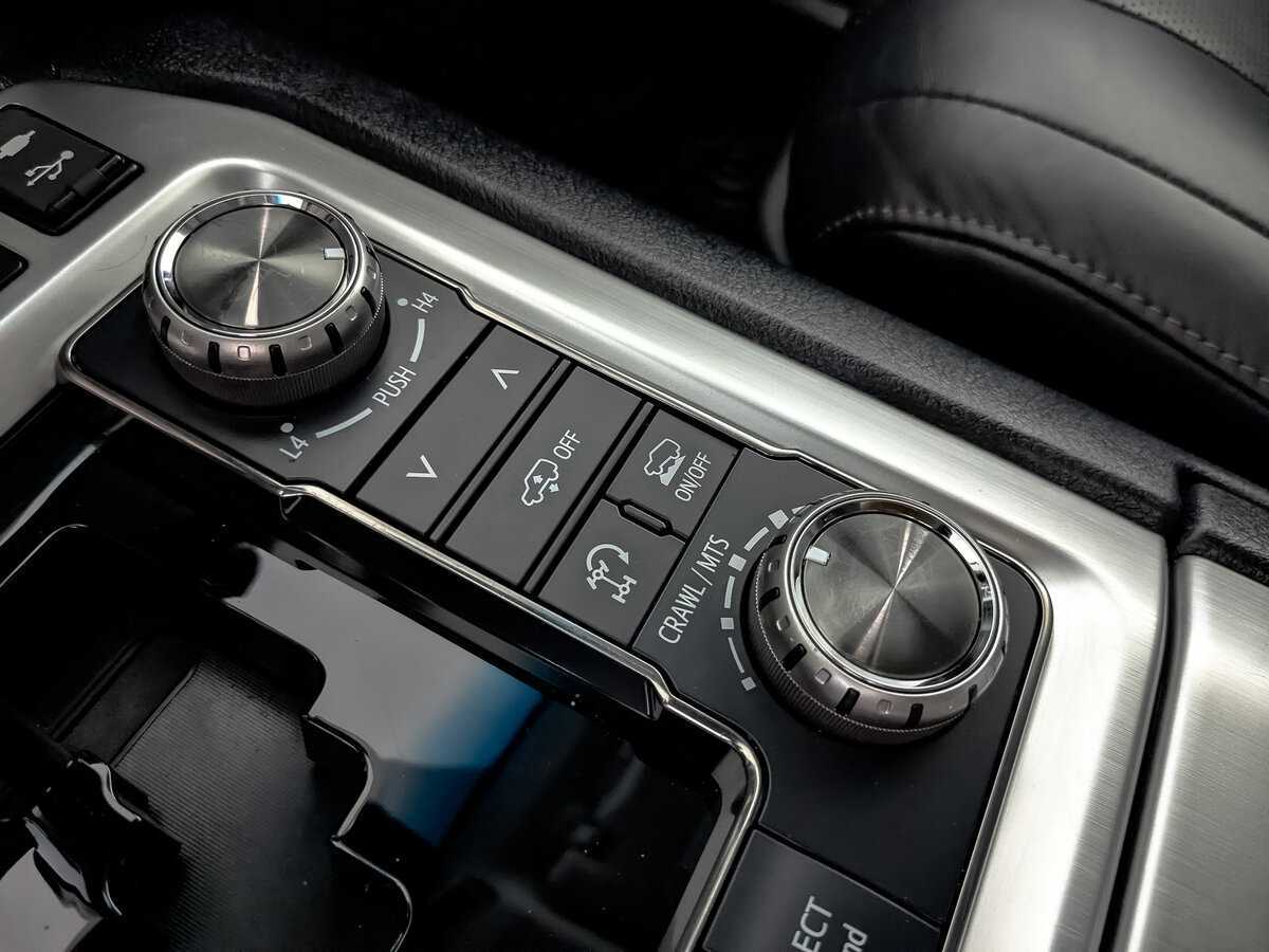 Купить Toyota Land Cruiser с пробегом. Фото: #26