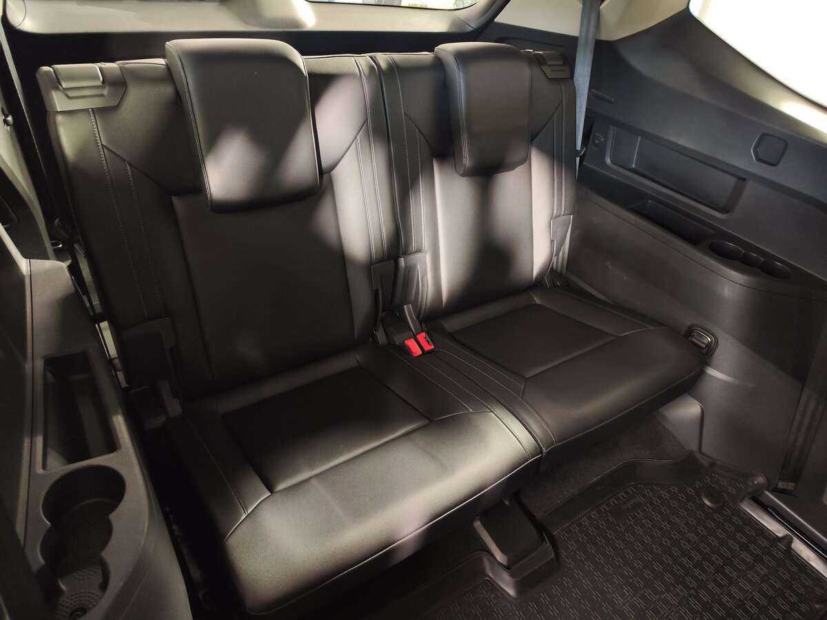 Купить Volkswagen Teramont с пробегом. Фото: #11