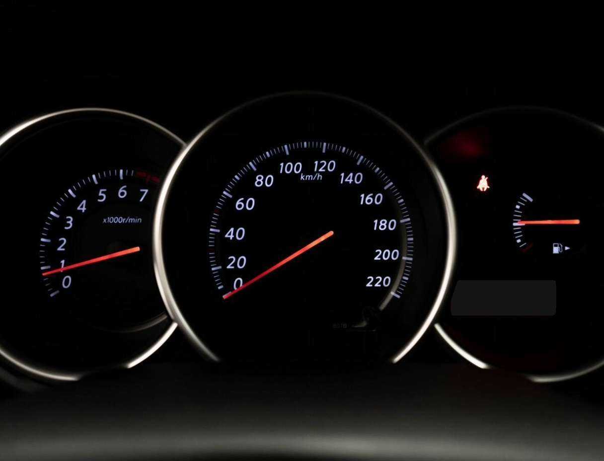 Купить Nissan Tiida с пробегом. Фото: #14