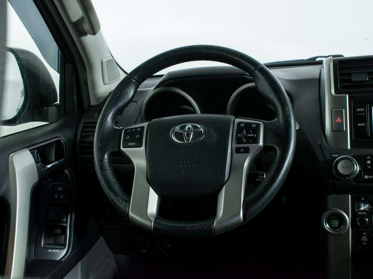 Купить Toyota Land Cruiser Prado с пробегом. Фото: #13