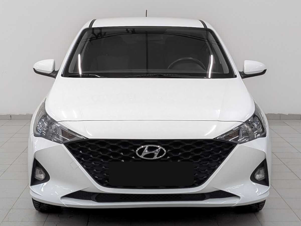 Купить Hyundai Solaris с пробегом. Фото: #1