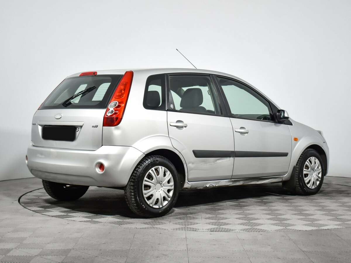 Купить Ford Fiesta с пробегом. Фото: #4