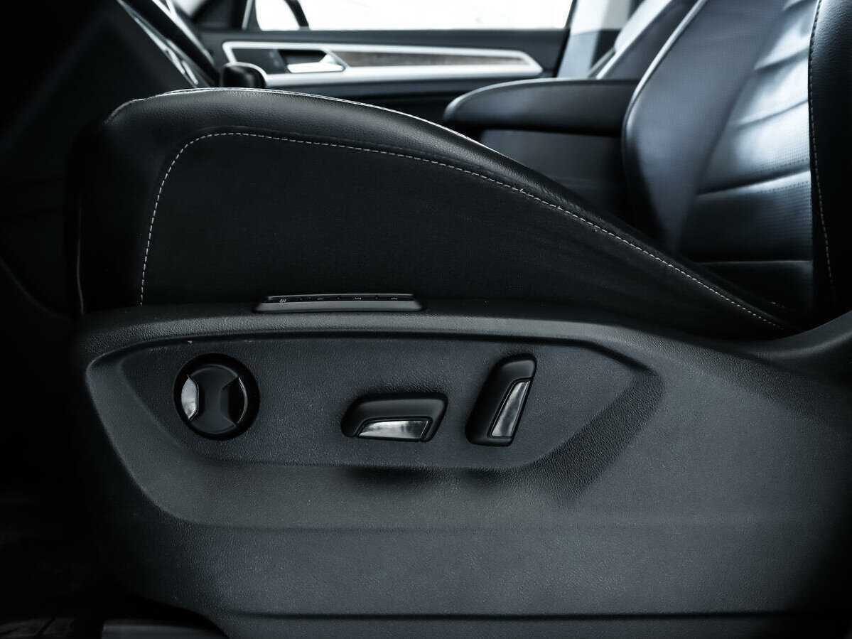 Купить Volkswagen Teramont с пробегом. Фото: #9