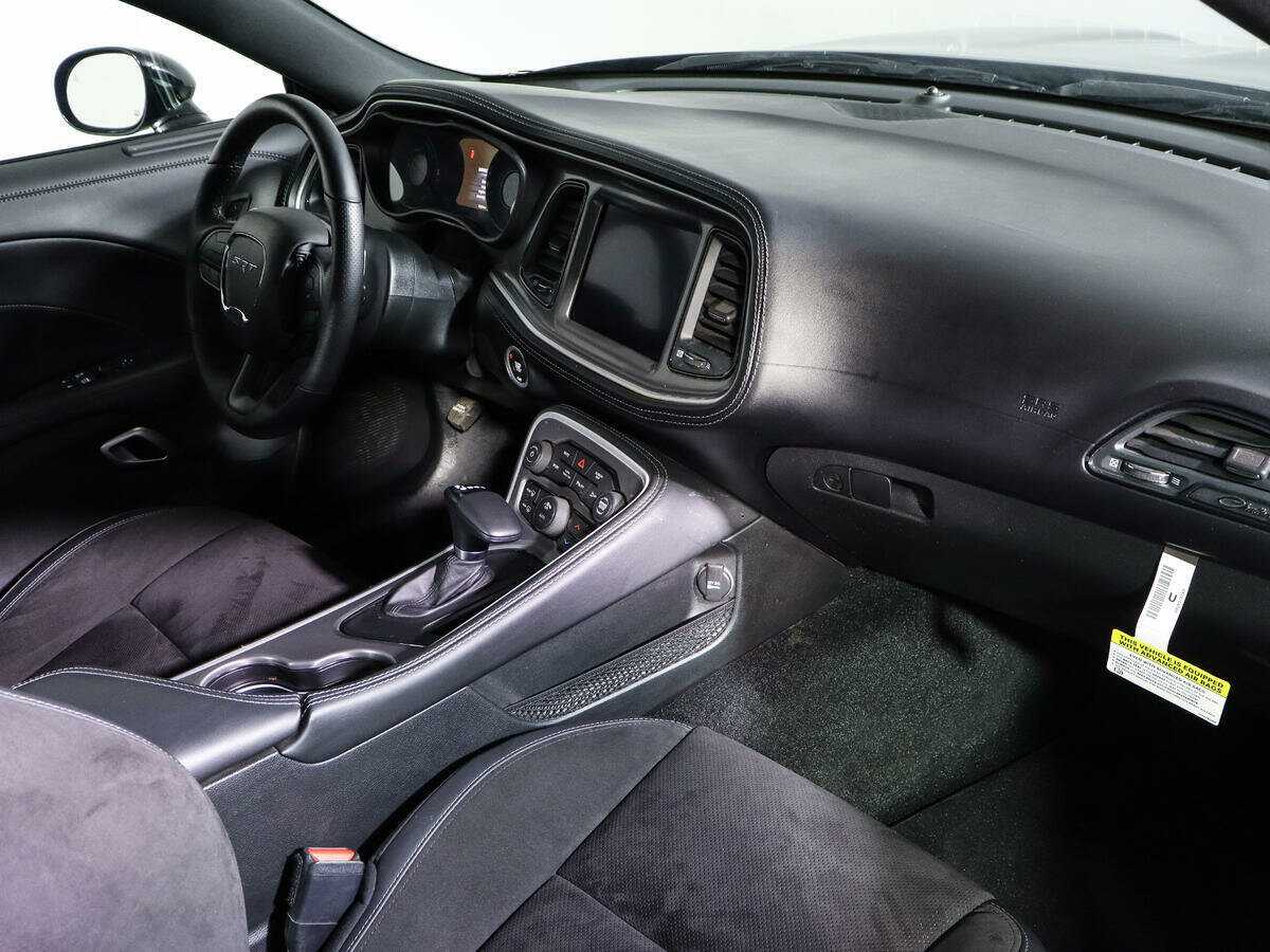 Купить Dodge Challenger с пробегом. Фото: #8