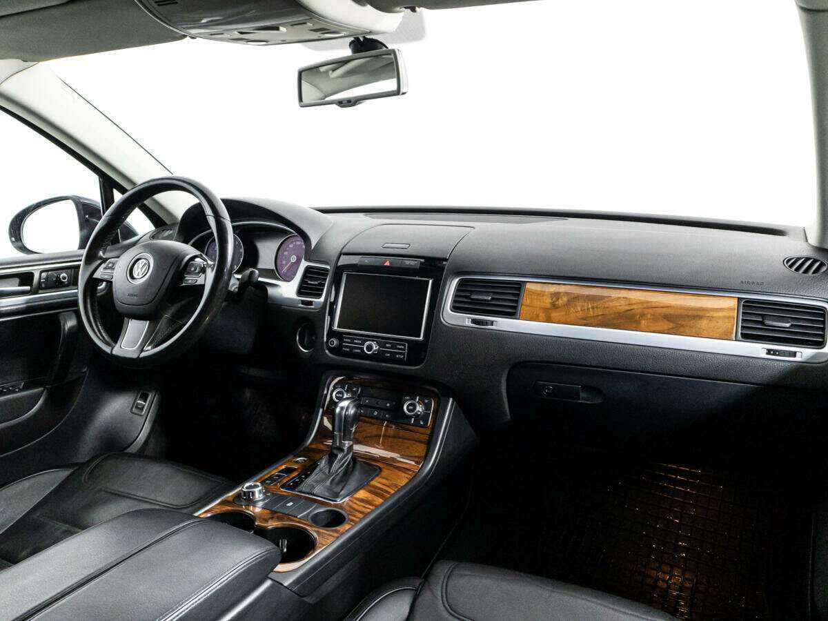 Купить Volkswagen Touareg с пробегом. Фото: #8