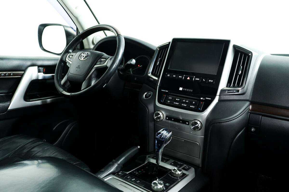 Купить Toyota Land Cruiser с пробегом. Фото: #8