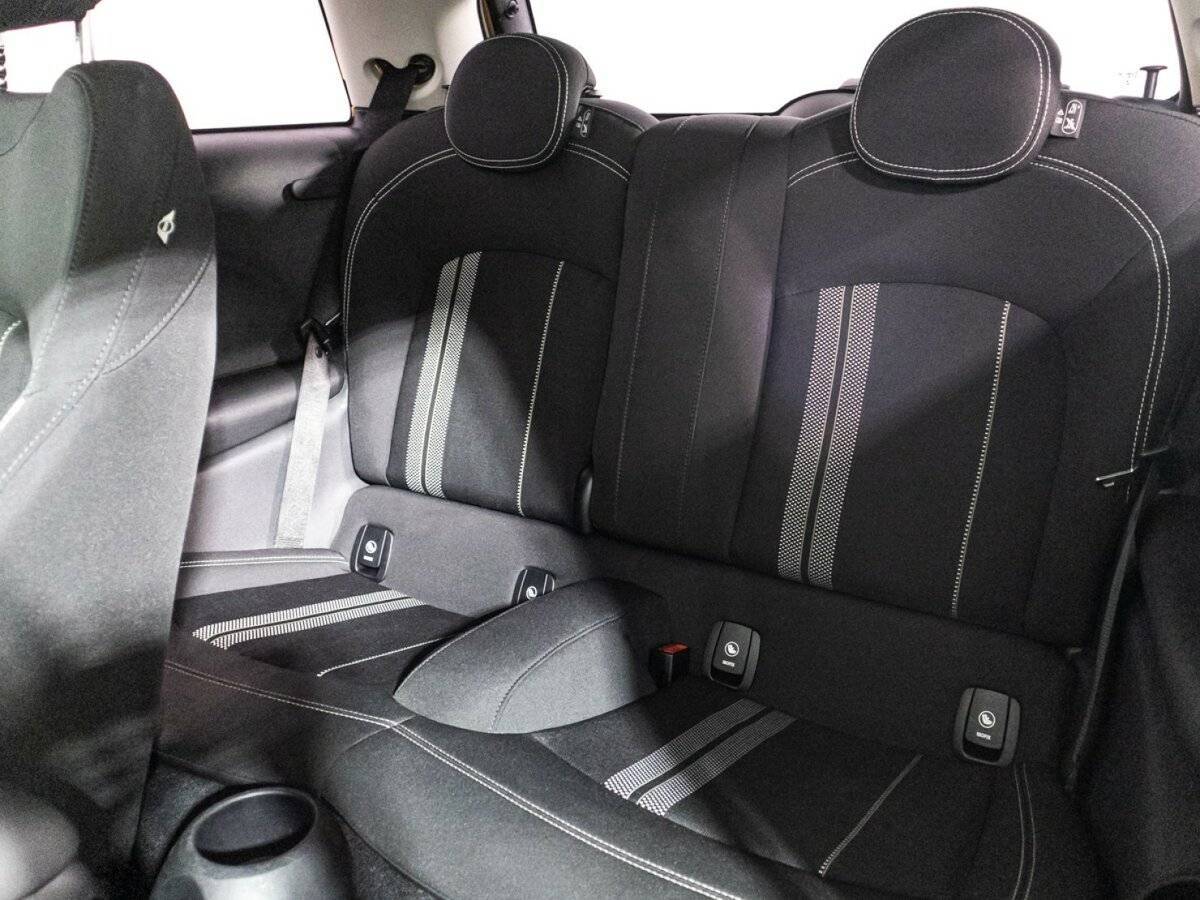 Купить Mini Hatch с пробегом. Фото: #9