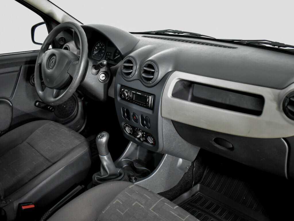Купить Renault Logan с пробегом. Фото: #8