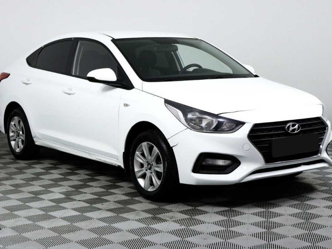 Купить Hyundai Solaris с пробегом. Фото: #2