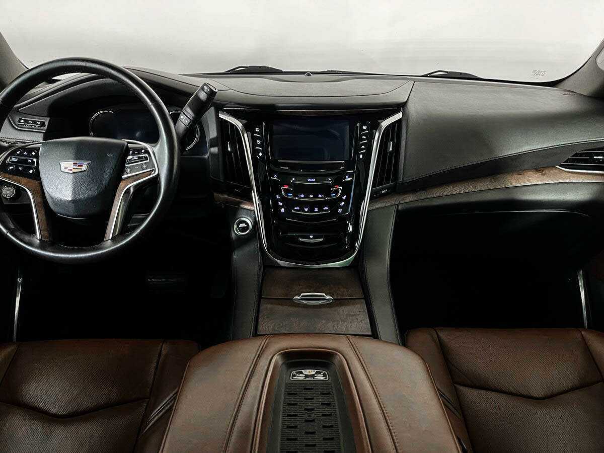 Купить Cadillac Escalade с пробегом. Фото: #11