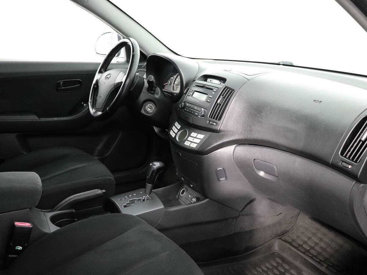 Купить Hyundai Elantra с пробегом. Фото: #8
