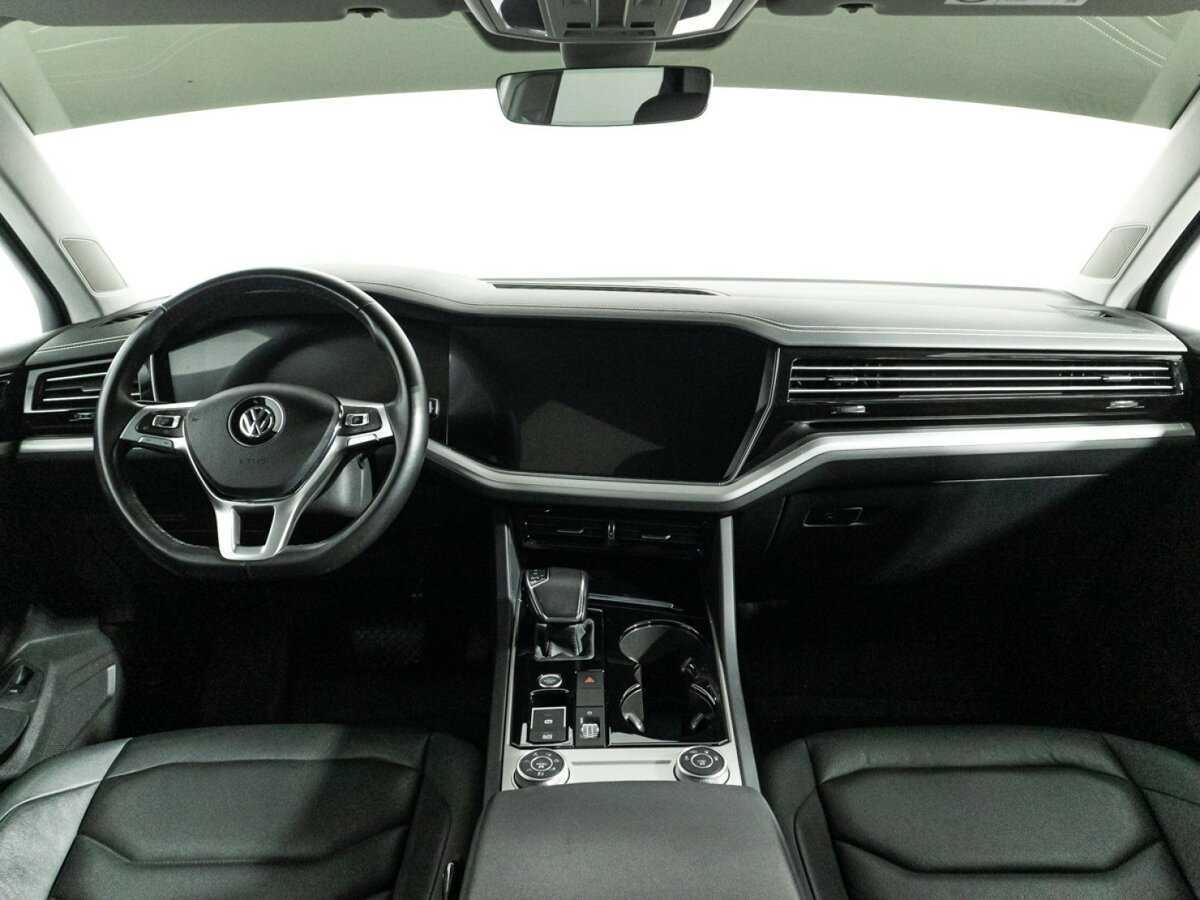 Купить Volkswagen Touareg с пробегом. Фото: #11